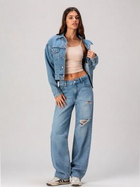 Levi’s Premium Baggy Dad Jeans Distressed Light Wash Size 24